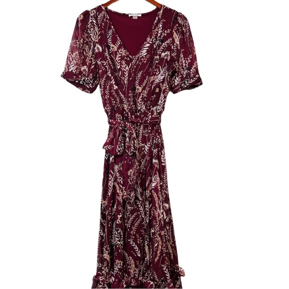 Calvin Klein Dresses & Skirts - Calvin Klein Short Sleeve V Neck
Burgundy Floral Maxi Dress w/tie waist
